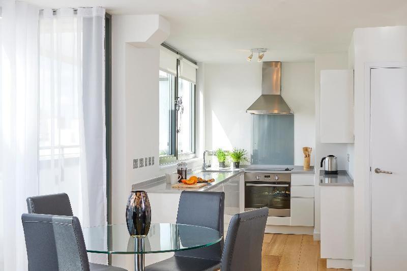Sonder The Bard Aparthotel London Rum bild